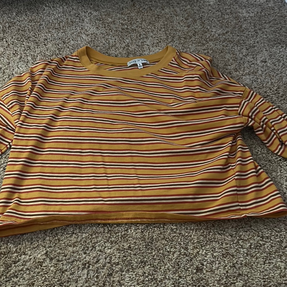 long sleeve cropped shirt